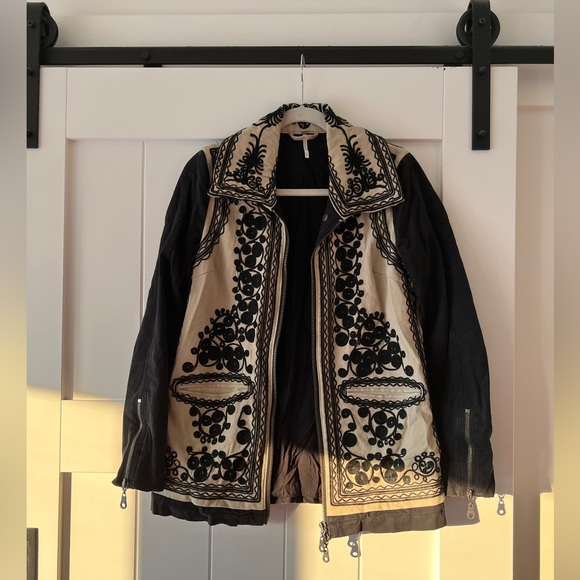 Free People XS black white embroidered zip front collared field jacket boho - Picture 3 of 15